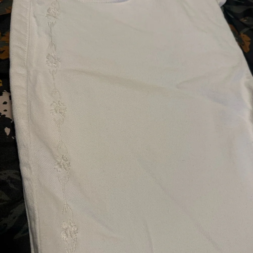 4 pockets - Picture 4 of 4